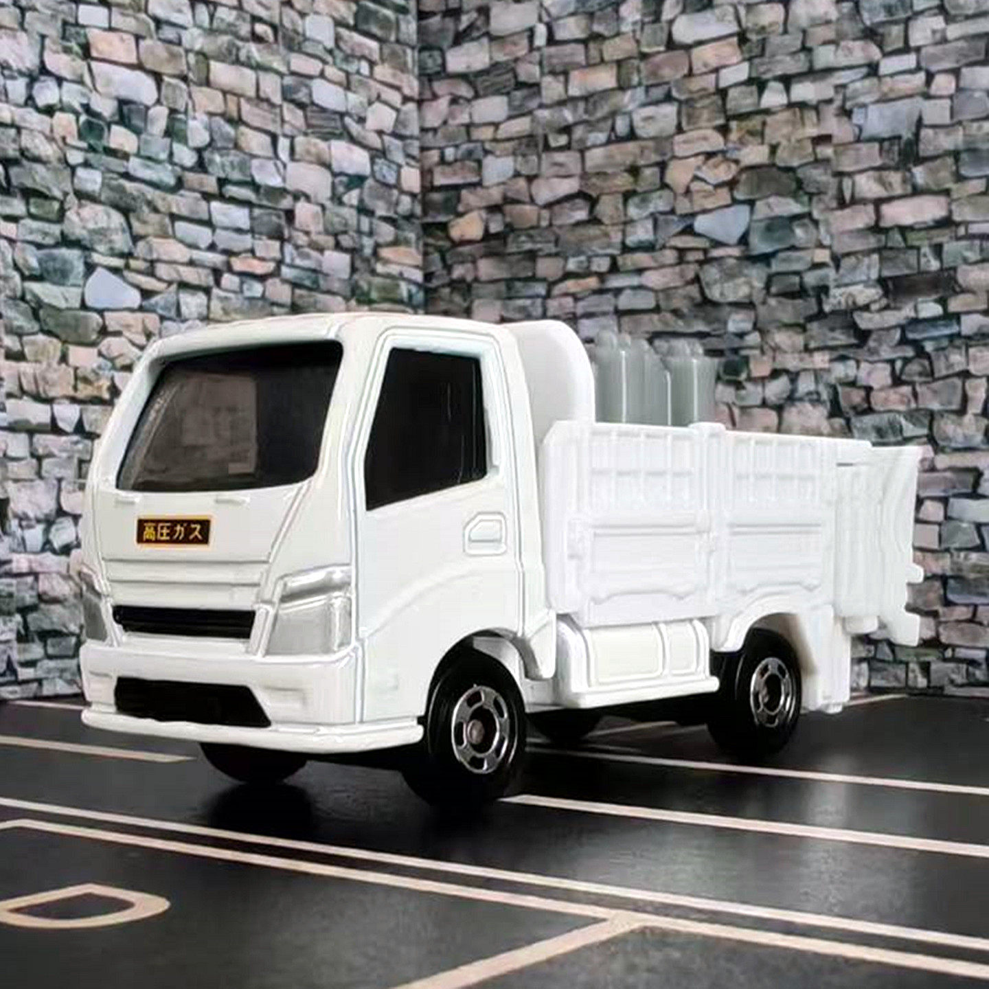 TAKARA TOMY Tomica N.80 Camion - Home Cooking Gas recensione e prezzo